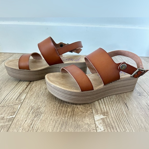 Blowfish brown strappy chunky wedge platform heel. Size 9. Like new condition. - Picture 2 of 5
